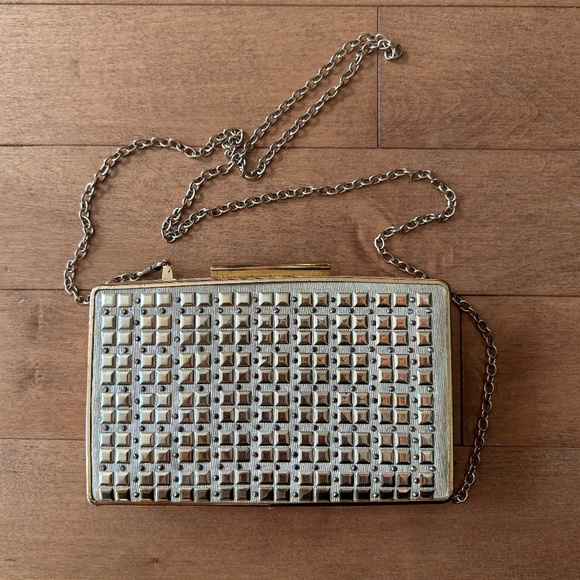MMS Hard Clutch Gold Tone Hard Clutch with Removable Chain - Picture 3 of 7